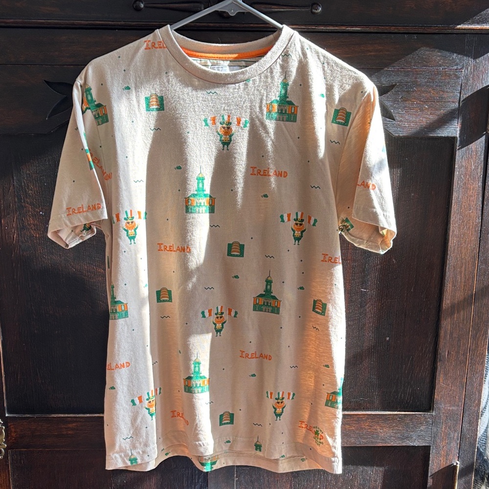 Denim & Flower Beige Ireland Themed/ St. Patrick Day - T-Shirt -M